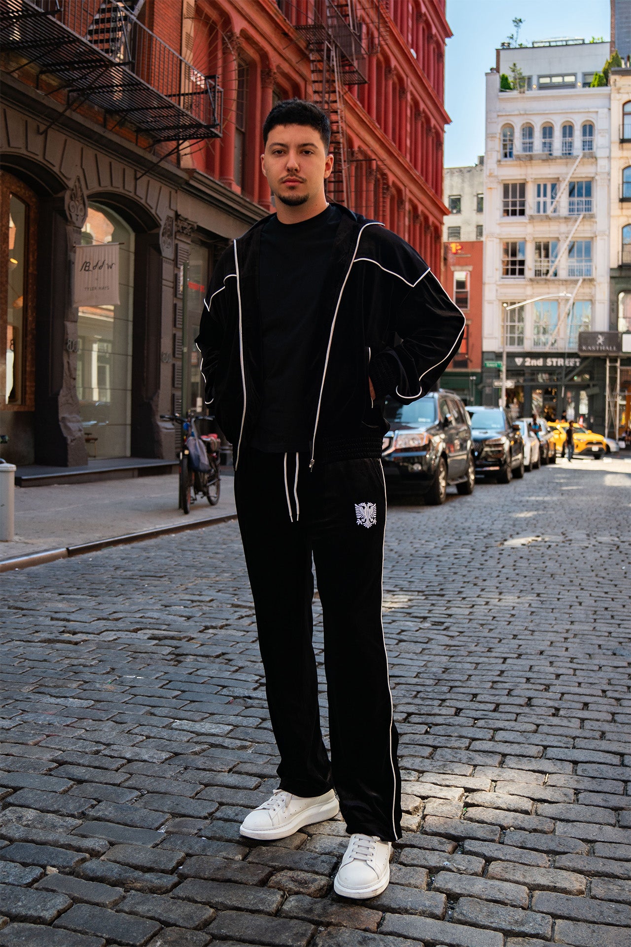 ALBANIAN VELOUR PANTS - WHITE STITCH