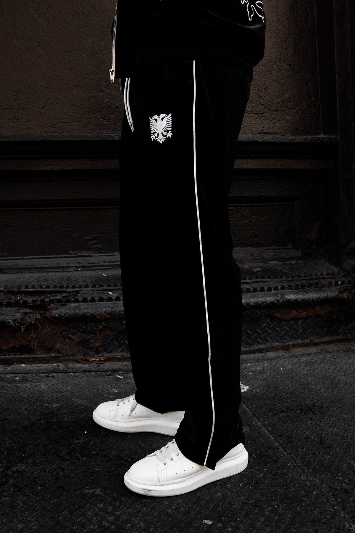 ALBANIAN VELOUR PANTS - WHITE STITCH